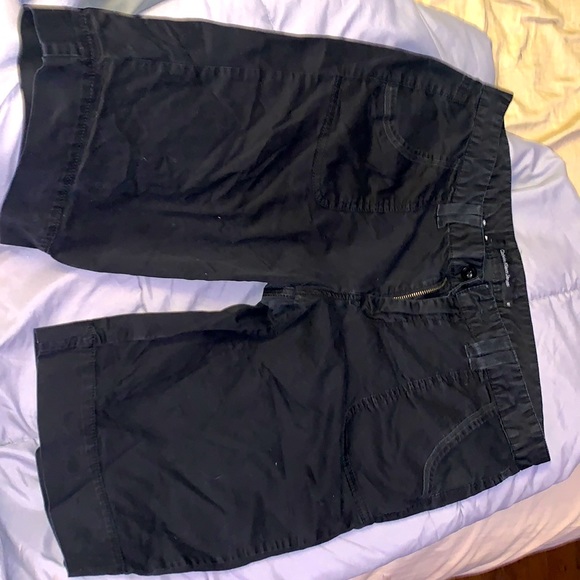 Calvin Kline black bermuda shorts. - Picture 4 of 4
